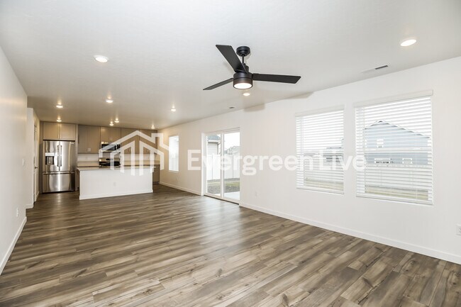 Building Photo - 15190 Nimbus Way