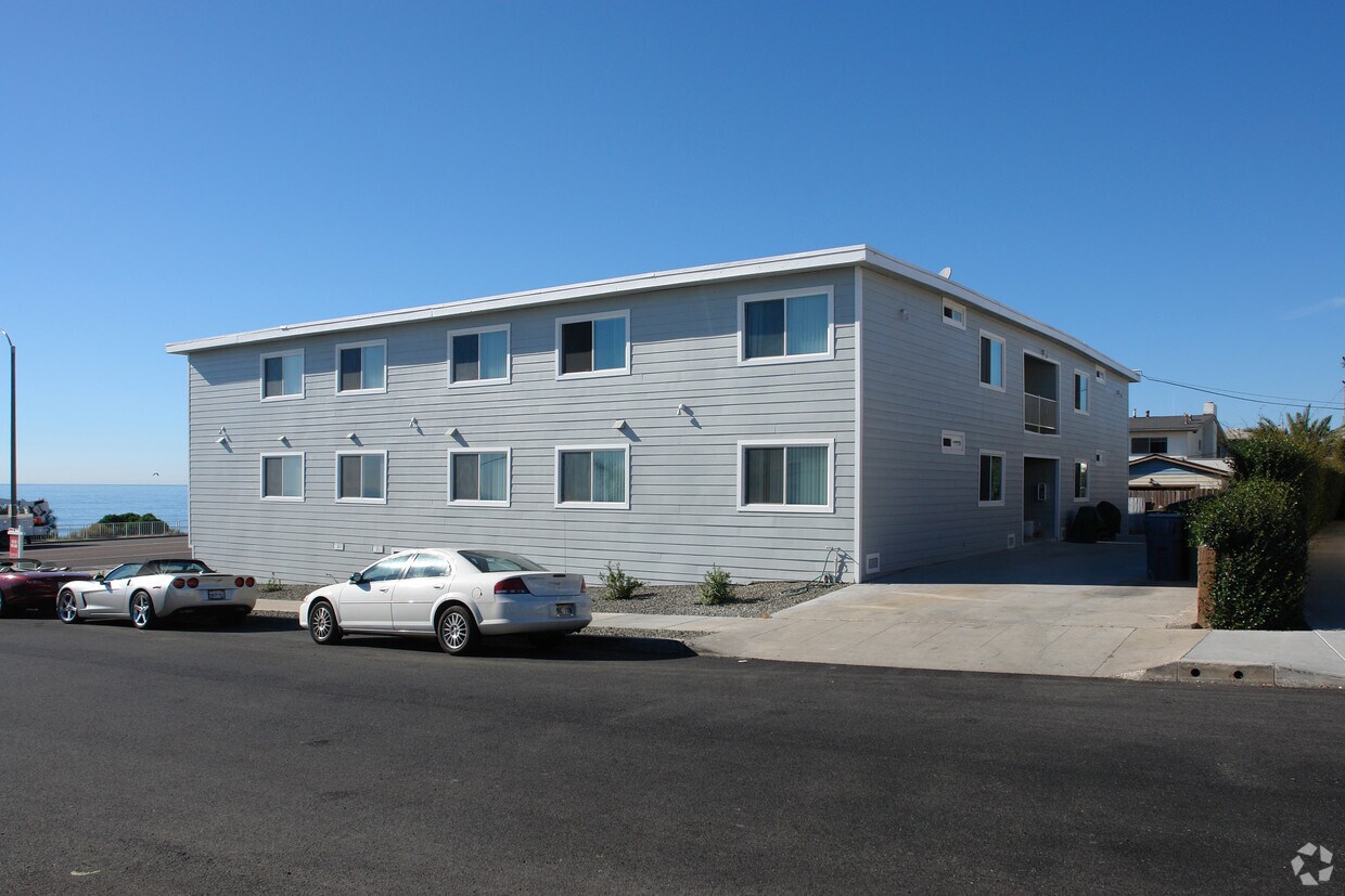 Building Photo - 3840 Carlsbad Blvd