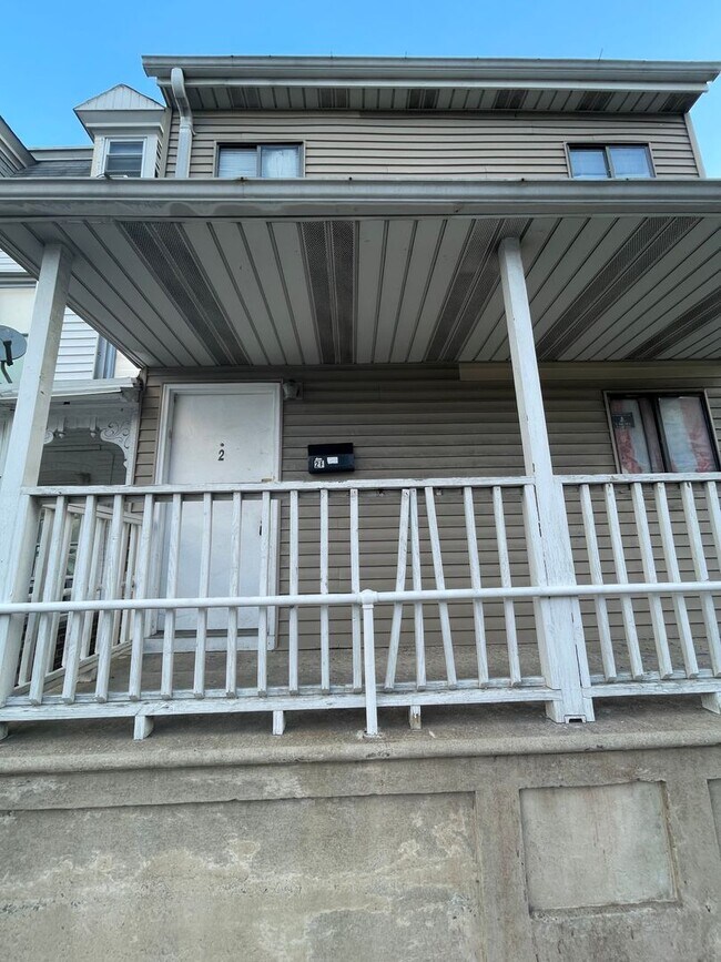 Building Photo - 919 N 6th St