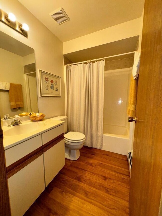 Foto del edificio - 16005 Applewood Ln