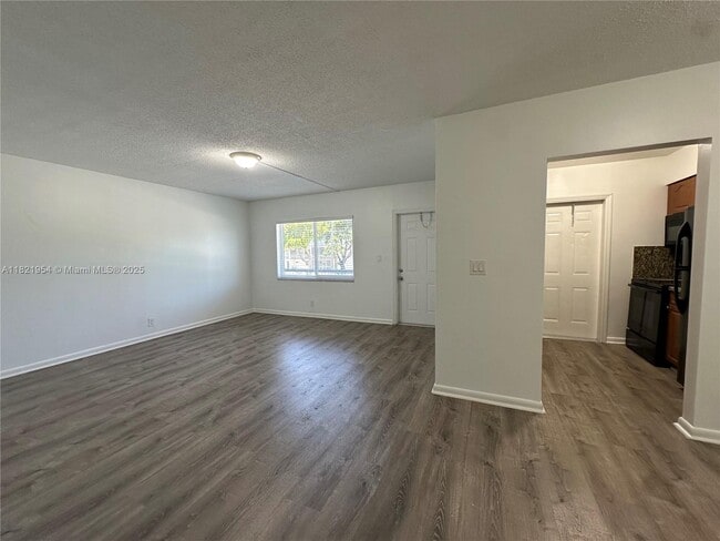 Building Photo - 1400 NE 56th St