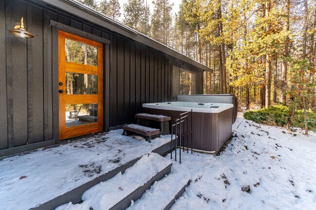 Building Photo - 17376 Lively Ln
