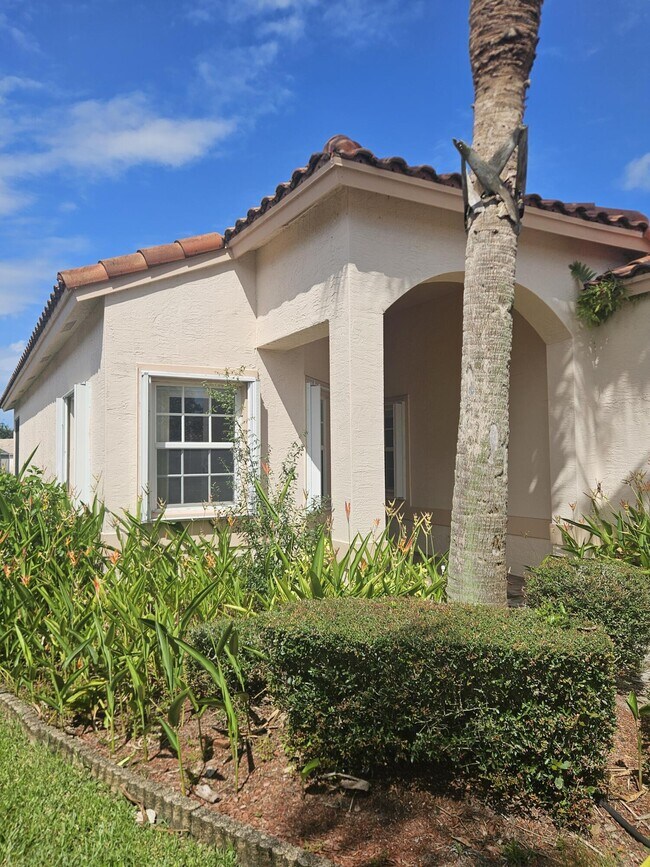 Building Photo - 340 NW Breezy Point Loop