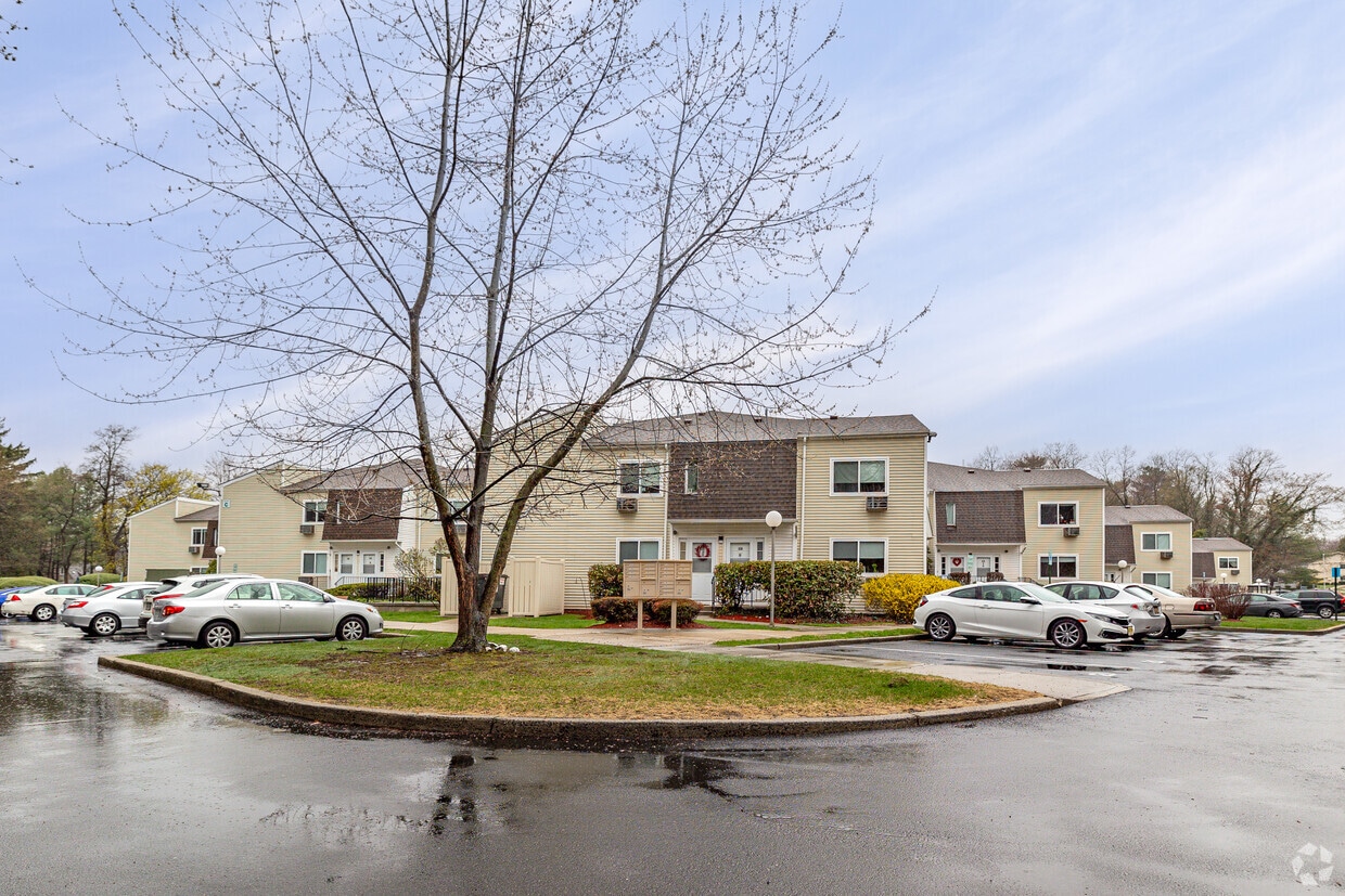 Primary Photo - Middlewood Apartments