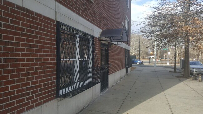 Building Photo - 1425 Crotona Ave
