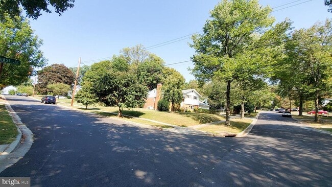 Building Photo - 6415 Rockhurst Rd