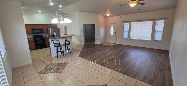 Foto del edificio - 1187 Cherrywood Ave