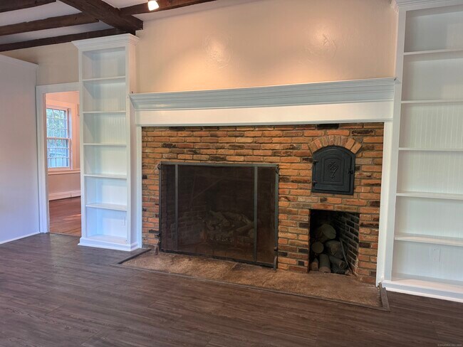 Foto del edificio - 332 Belden Hill Rd