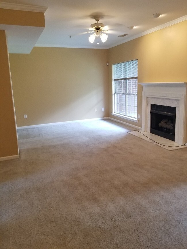 Beautiful Weatherly Community Alabaster Townhome Rentals in