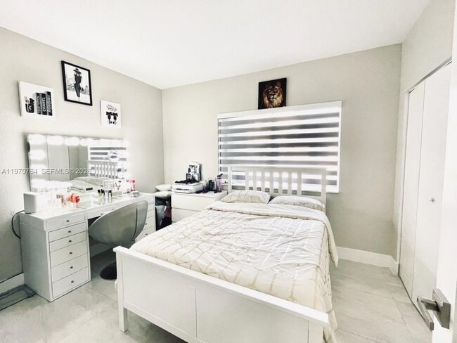 Foto del edificio - 7090 NW 177th St