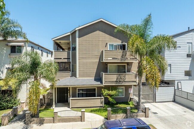 Foto del edificio - 744 Rose Ave