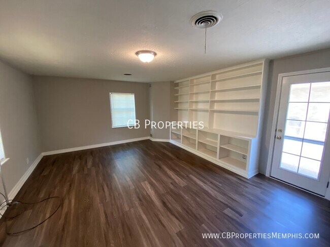 Building Photo - $250 Visa gift card when you sign a lease ...