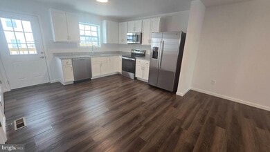 Building Photo - 14 Snowdrop Ct