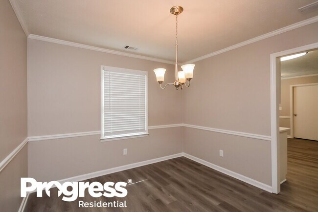 Foto del edificio - 2620 Laurel Woods Ln SE