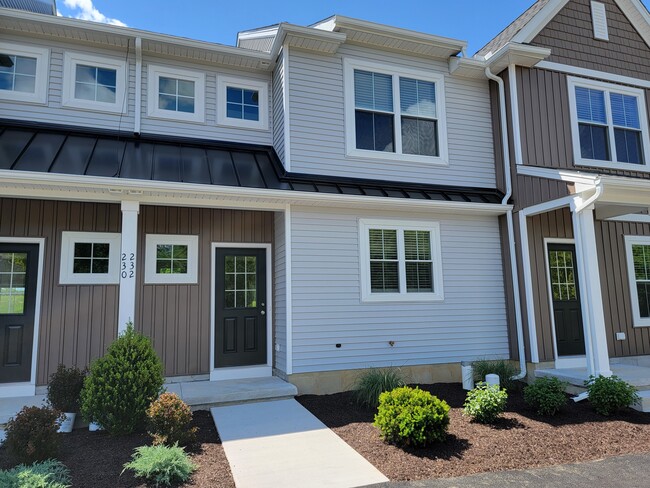 Building Photo - 232 Millard Dr