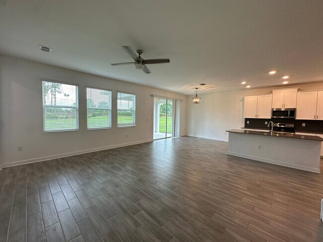 Foto del edificio - 5632 Quiet Palm Lp