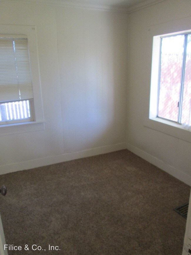 Building Photo - 575 Las Animas Ave