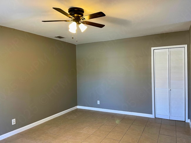 Building Photo - Edgebrook