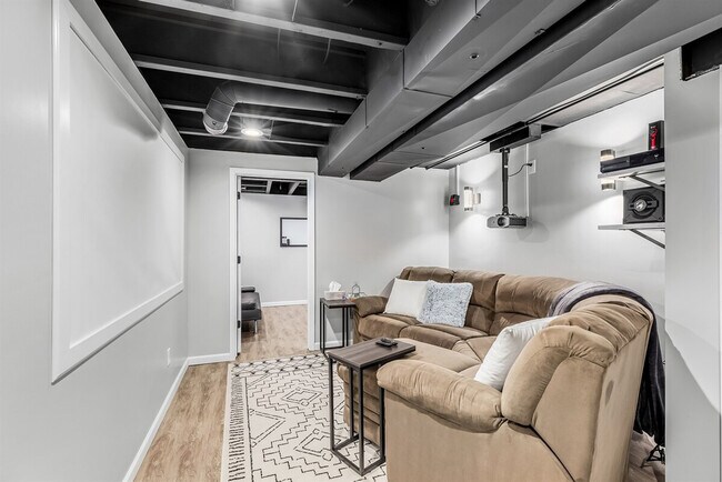 Foto del edificio - 51897 Huntley Ave