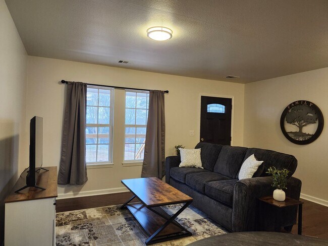 Foto del edificio - Spacious 3 bedroom 2 bath home in Chickamauga, GA