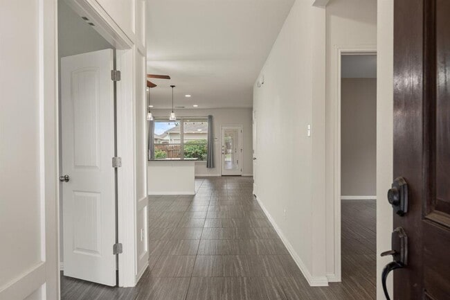 Foto del edificio - 604 Palmilla St