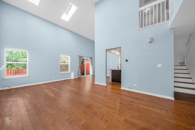 Building Photo - 2 Bedroom Townhome in Lakewood Village in ...