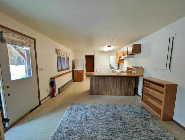 Building Photo - 613 Alta Ct