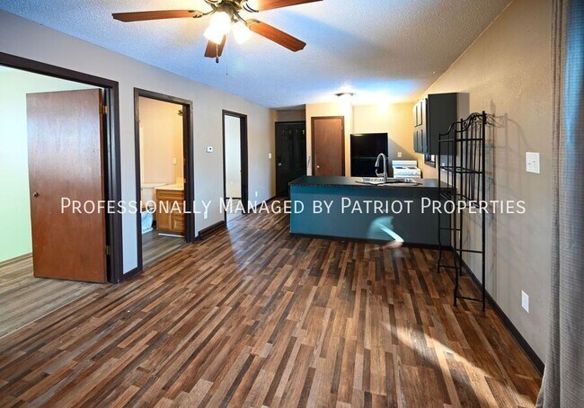 Foto del edificio - 1207 Lakeview Dr