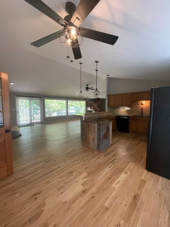Foto del edificio - Beautiful Spacious Home