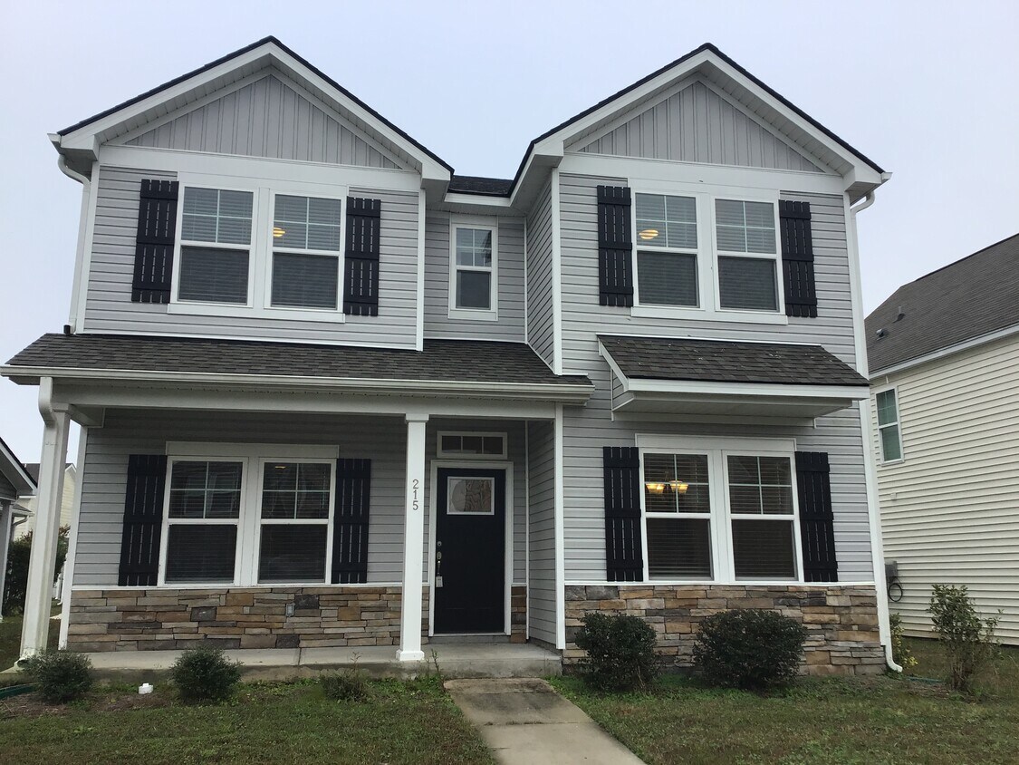 215 Dogwood Circle House Rental in Savannah, GA