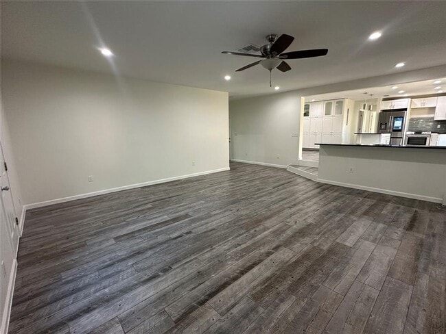 Building Photo - 908 Plateau Cir
