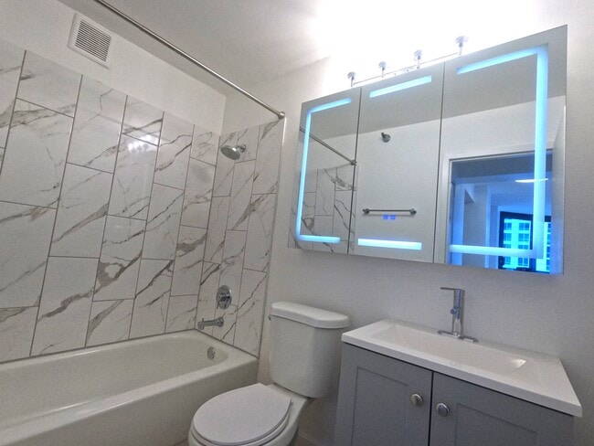 Foto del edificio - 33 W Delaware Pl