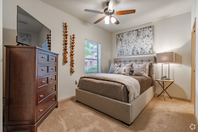 Custom Deluxe III 2BR, 2BA - 1093SF - Bedroom - The Links at the Rock