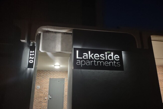 Building Photo - WINTER SPECIAL - First Months Rent! FREE!  Spacious 2 bedroom 2 bath Modern apartment next to Men...