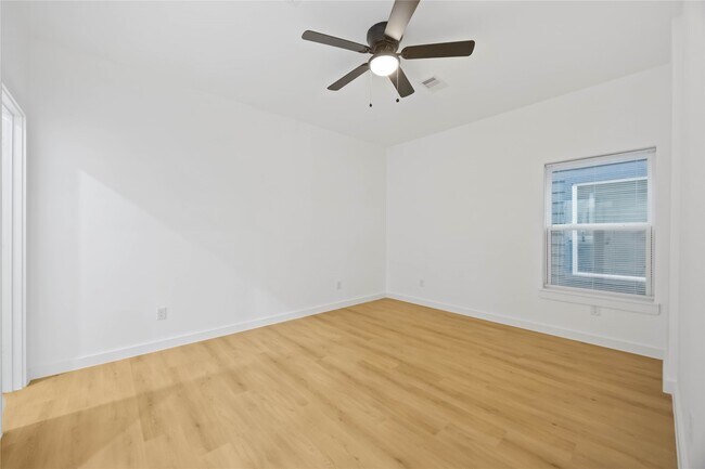 Foto del edificio - 7126 Bywood St