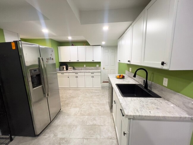 Building Photo - 92 Brown Ave