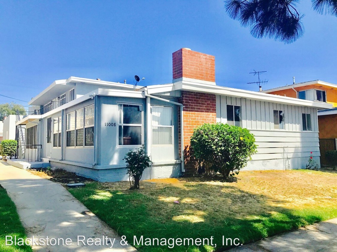 Foto principal - 11008 Crenshaw Blvd