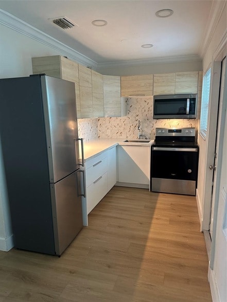 Building Photo - 1242 NE 110th St