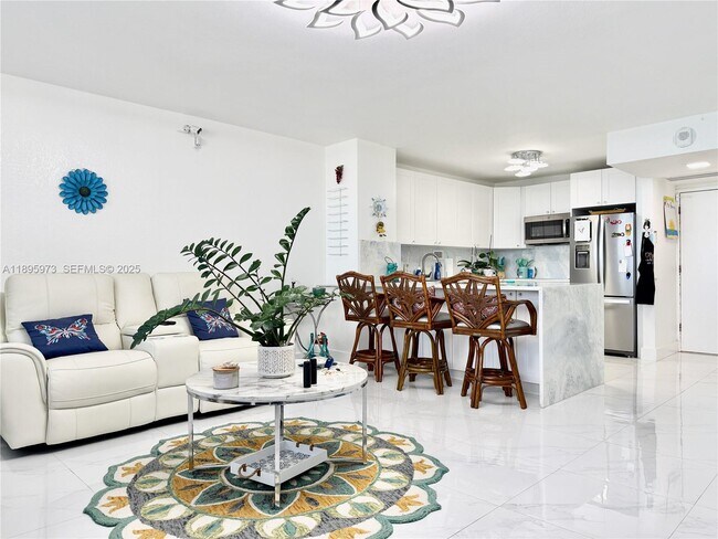 Foto del edificio - 3180 S Ocean Dr