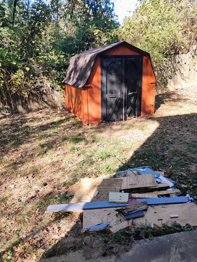 Foto del edificio - 6111 Creekford Dr