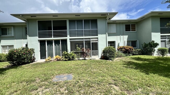 Foto del edificio - 2440 SW 22nd Ave