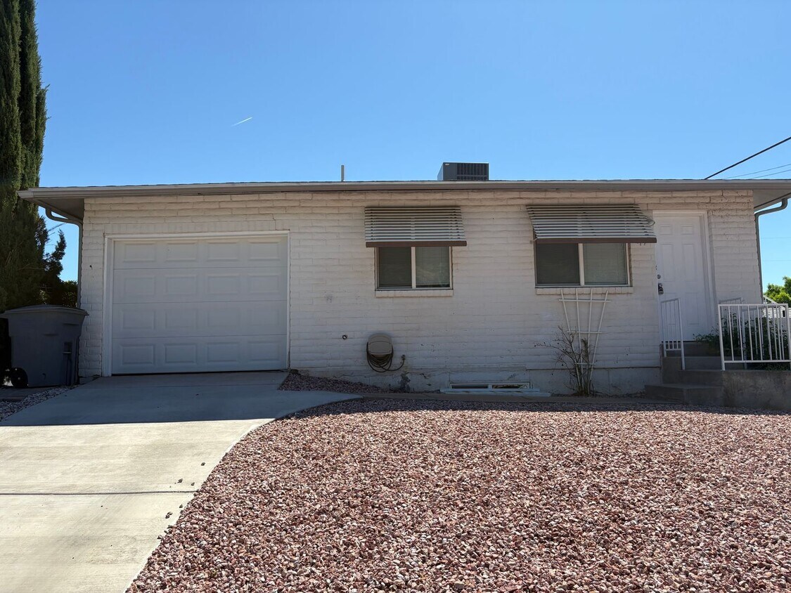 Primary Photo - St. George Townhome with a Basement!