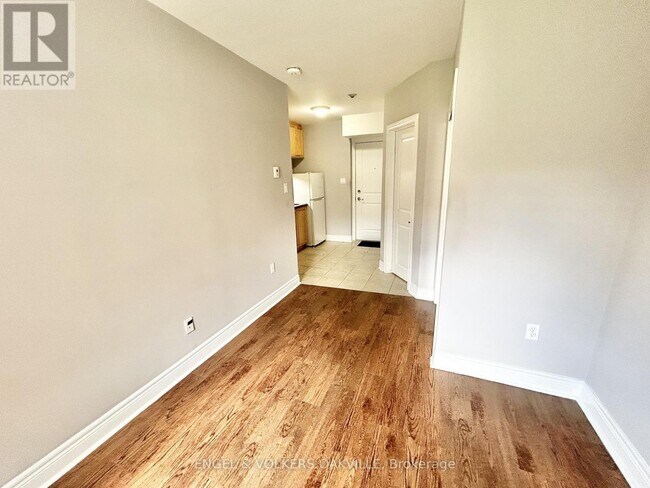 Photo du bâtiment - 15 Thirty Third St