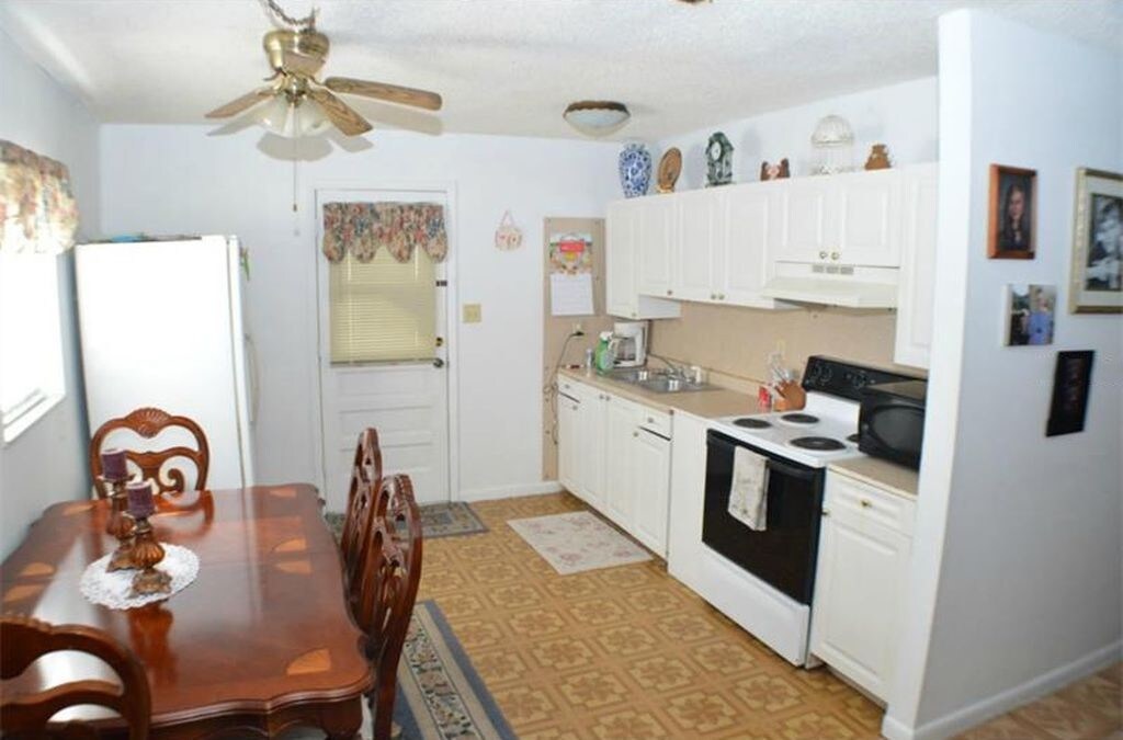 Primary Photo - 10415 Alma St