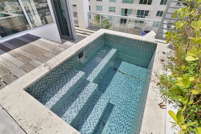 Foto del edificio - 9501 Collins Ave
