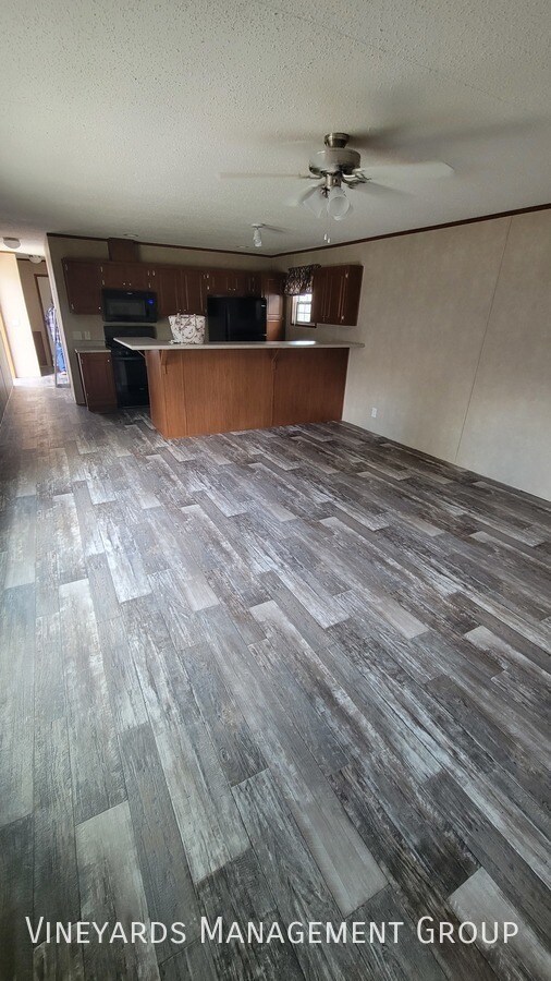 Foto del edificio - Now leasing