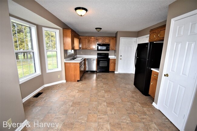 Building Photo - 3 br, 2 bath House - 1305 Hand Drive