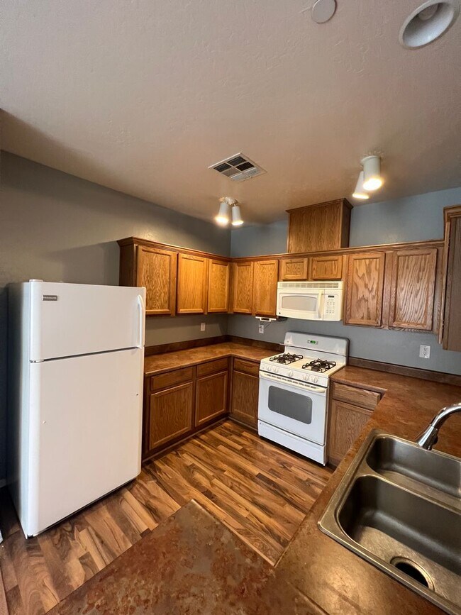 Foto del edificio - 6680 Abruzzi Drive