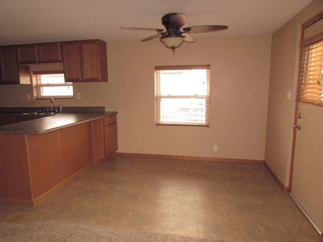Building Photo - r2914LBP