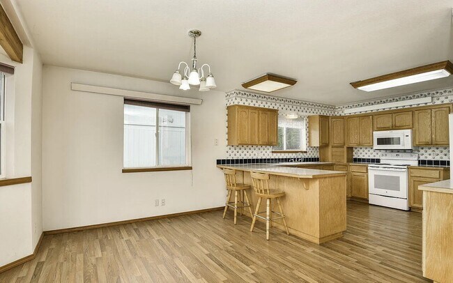 Foto del edificio - 18560 S Watson Rd